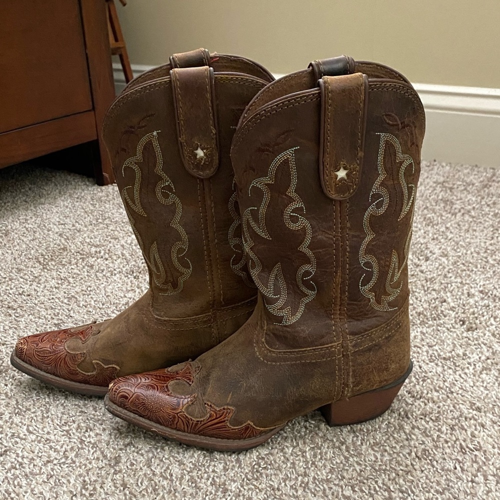 Size 1.5 Tony Lama western boots